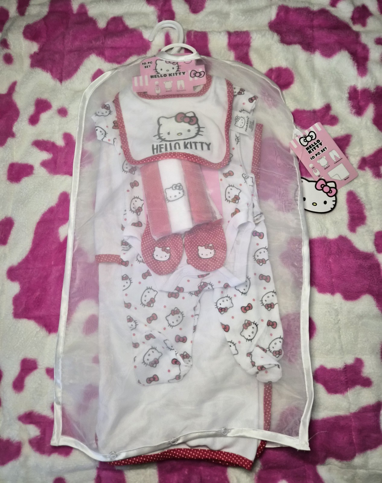 Newborn Baby Girl Hello Kitty 10-Piece Welcome Set – New