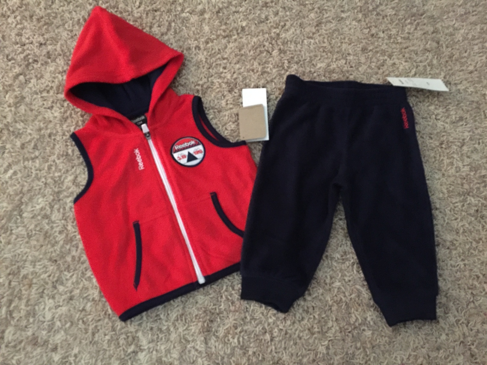 NWT Reebok Vest and Pant Suit for Boys size 12M – Fleece – red (2185)