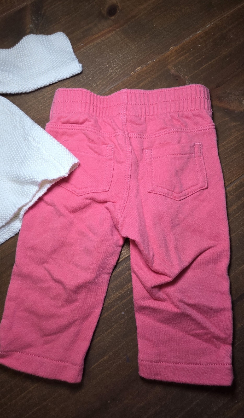 Old Navy 2 Piece Set For Baby Girls w/ Cream Sweater & Peach Pants, Size 0-3 Mos