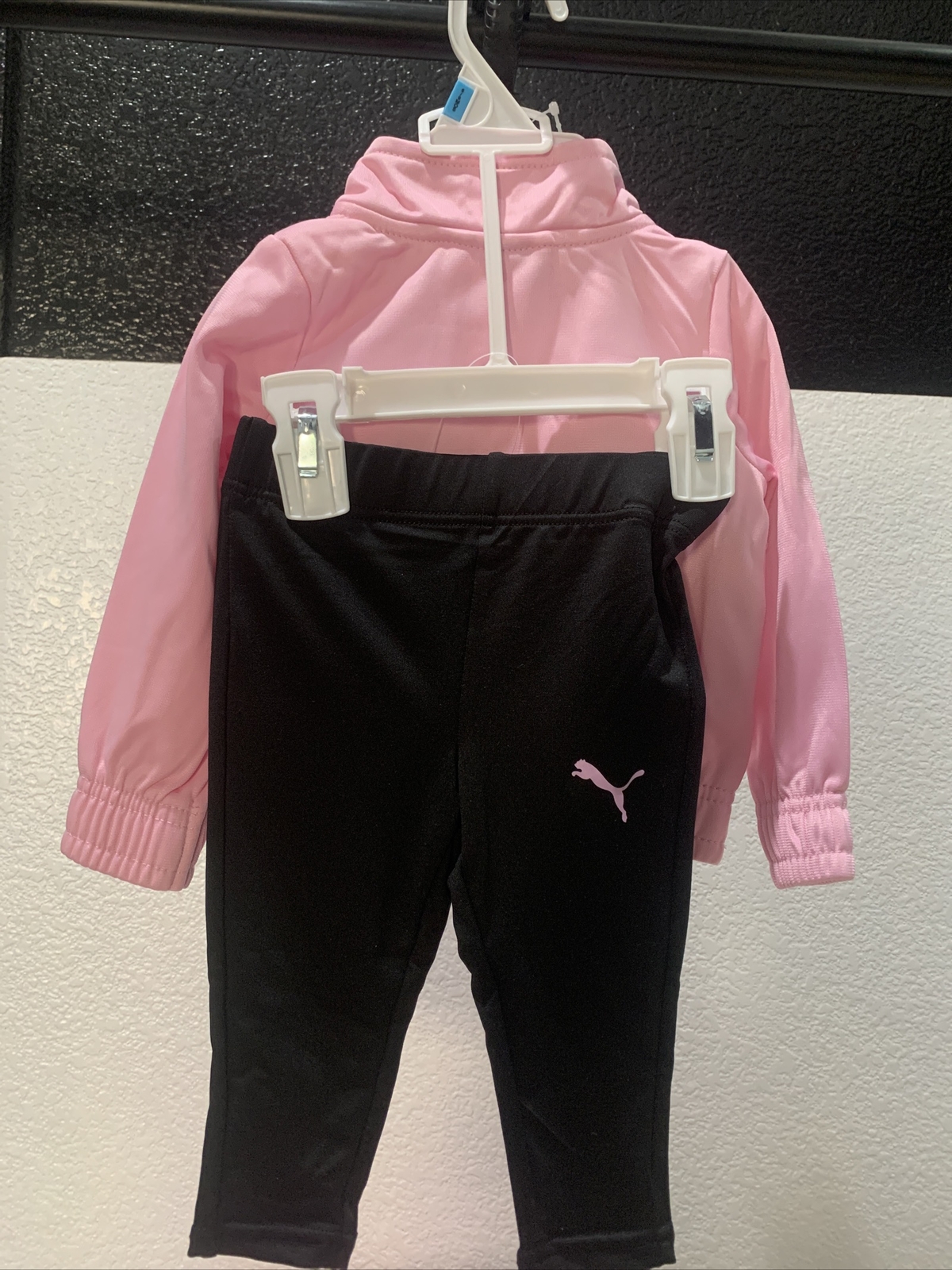 Puma baby girl 6-9M 2 pieces Set Style PFA20V12-00112TME Color Pale Pink / Black