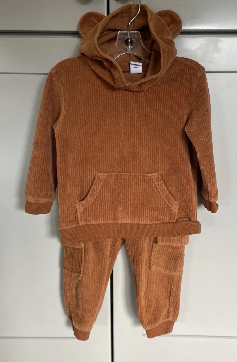 OLD NAVY UNISEX LIGHTWEIGHT 2 PIECE BEAR OUTFIT SIZE 12-18 MOS. EX COND.