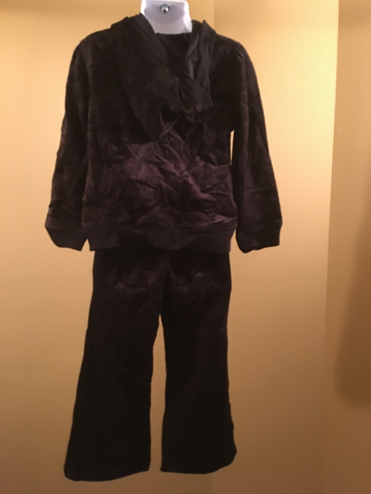 Faded glory girls velour pant set with stars 2pc set 3T Black w/gold star patch
