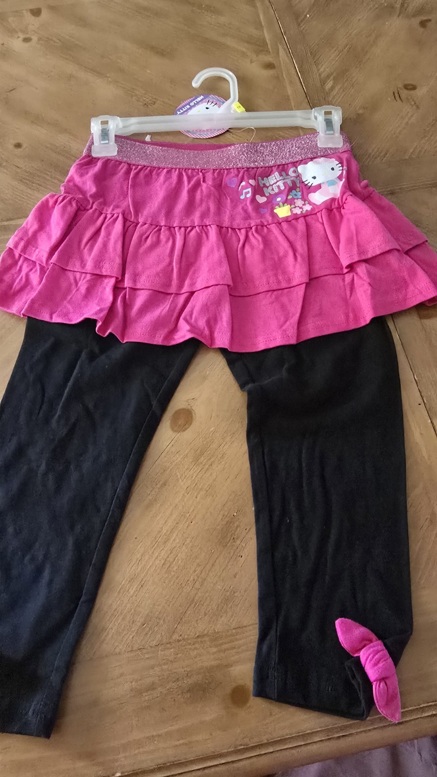Hello Kitty Med 7-8 ruffled pink shorts/ attached leggings with bows on legs new