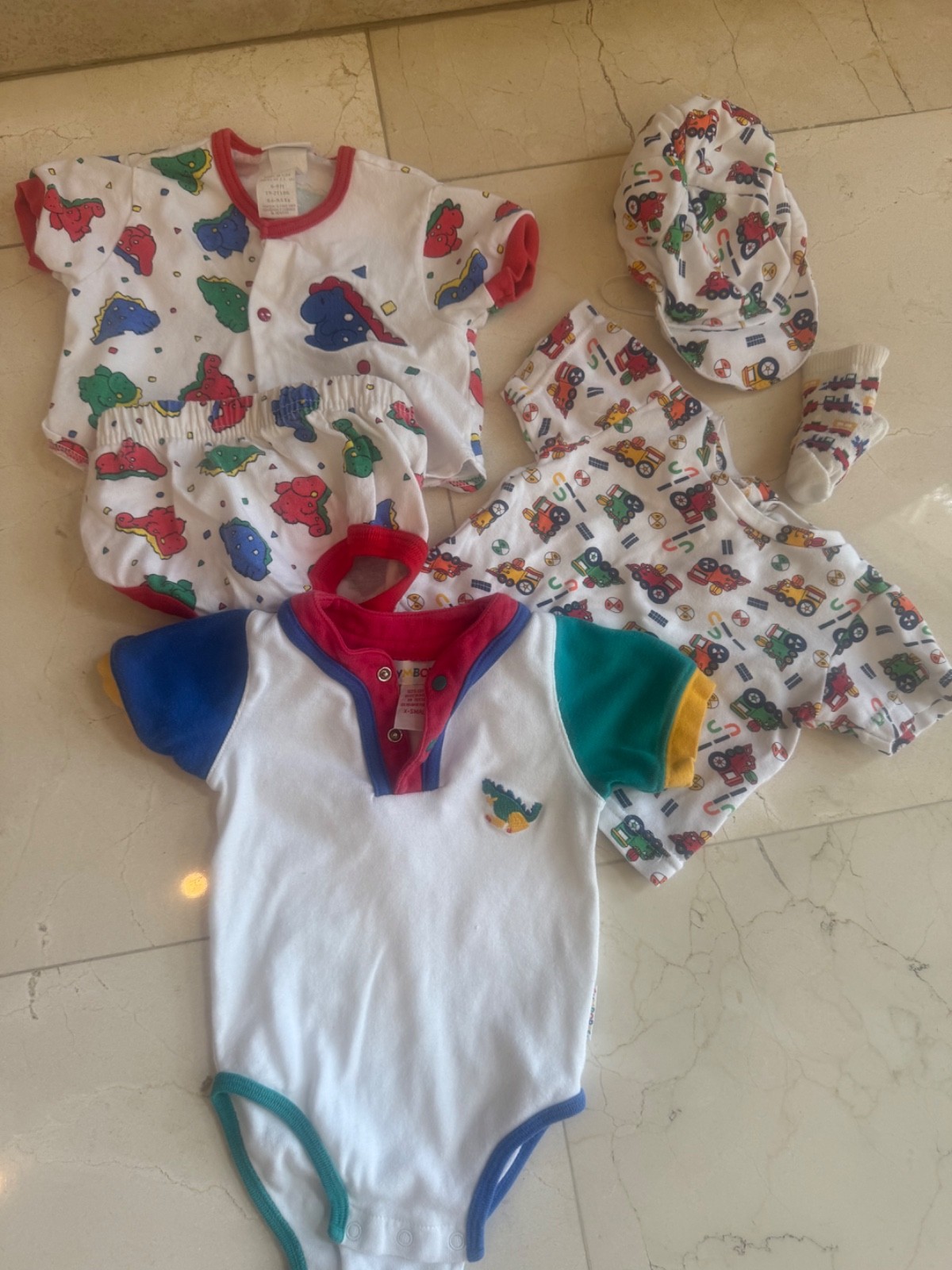 Boy Clothes 6-9 months (4 pieces clothing and socks and hat) A