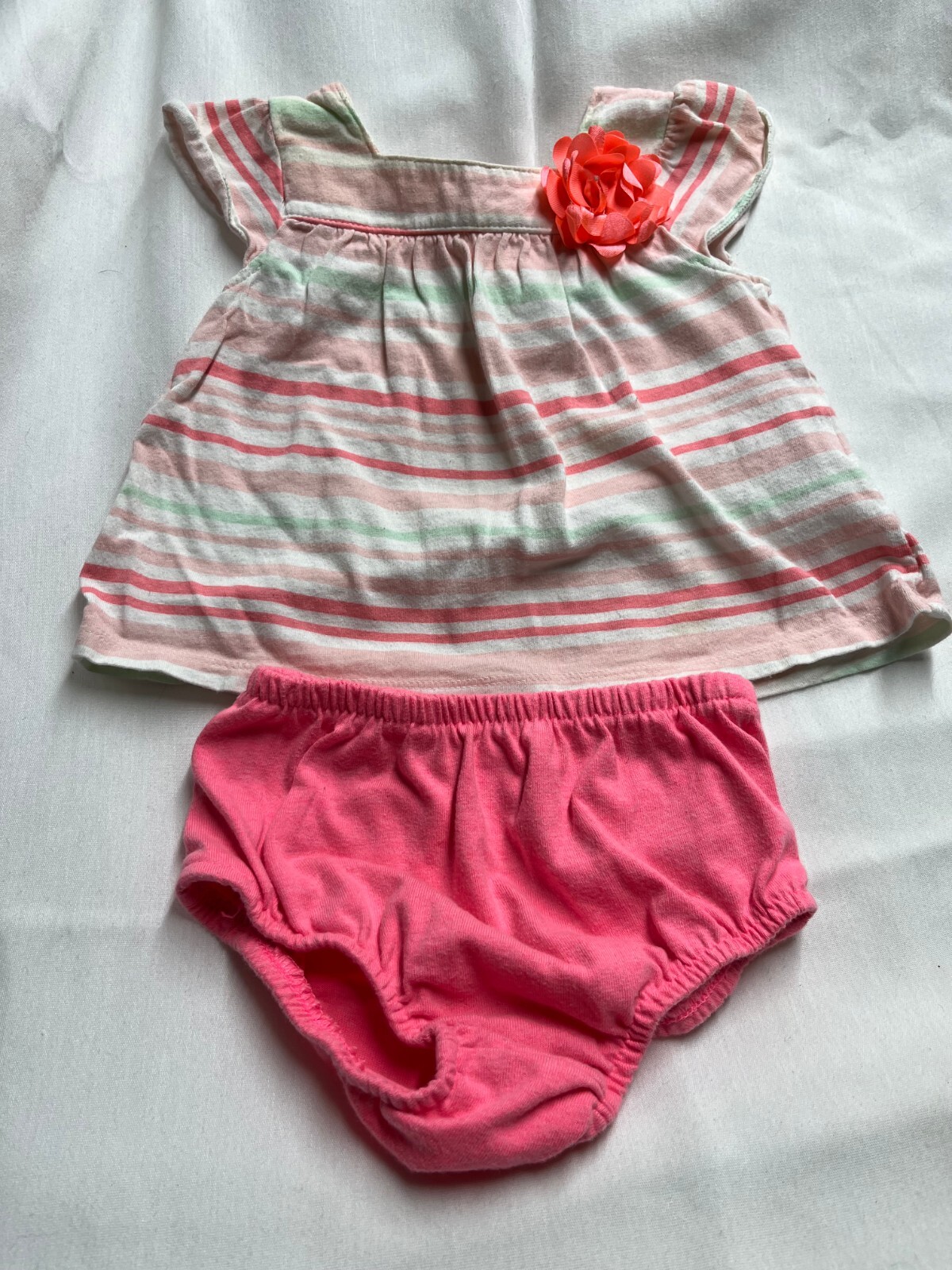 Lot046-Infant Girls OLD NAVY- Pink Stripe Top and Bloomers – Size 6 months