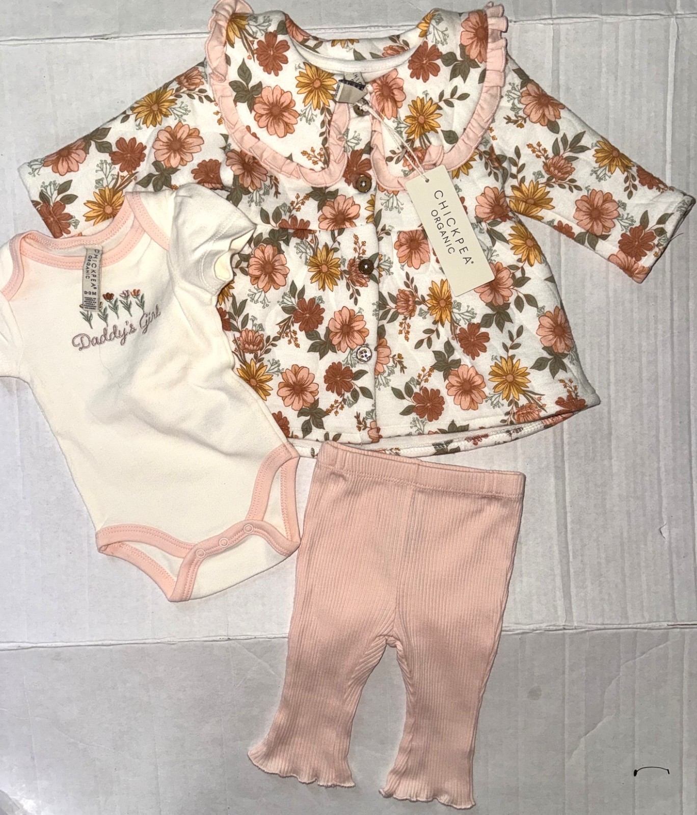 CHICK PEA 3 piece set ivory/pink/floral DADDY motif size 0-3 months