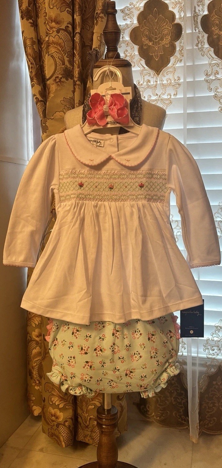 Girls NWT Magnolia Baby Smocked Dress Set & Bloomers Free Bow 18 Months