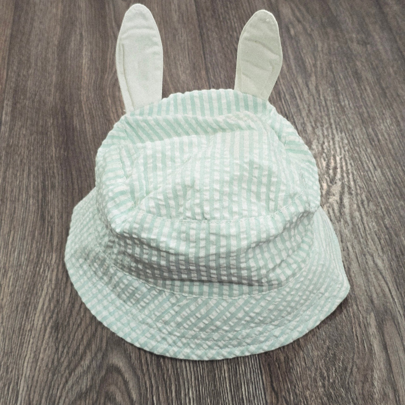 Tommy Bahama Baby Boy 12M Seersucker Shorts Suspenders Hat Bunny Shirt Set 3pc