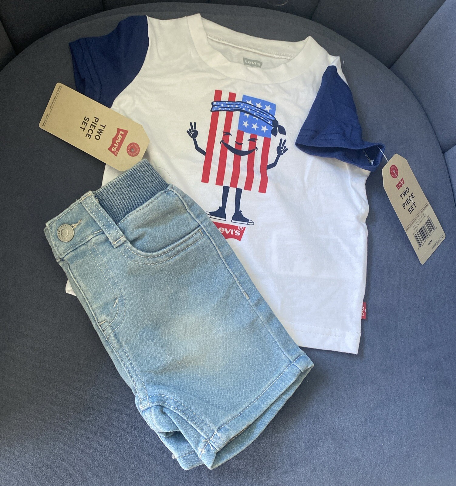 LEVI’S – BOY T-SHIRT & COMFY DENIM FABRIC SHORTS 2 PIECE SET SIZE 12 MONTHS