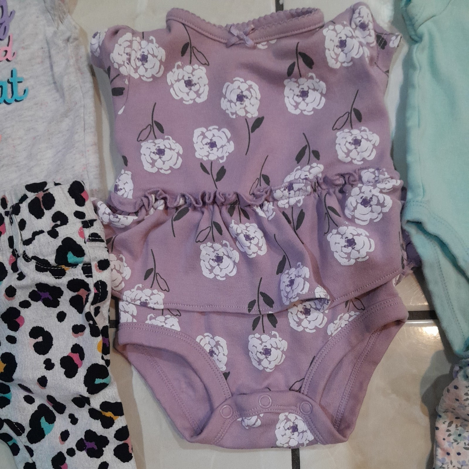Infant Girls Mixed Lot of 5 Bodysuits and Pants Sz 0-3 months
