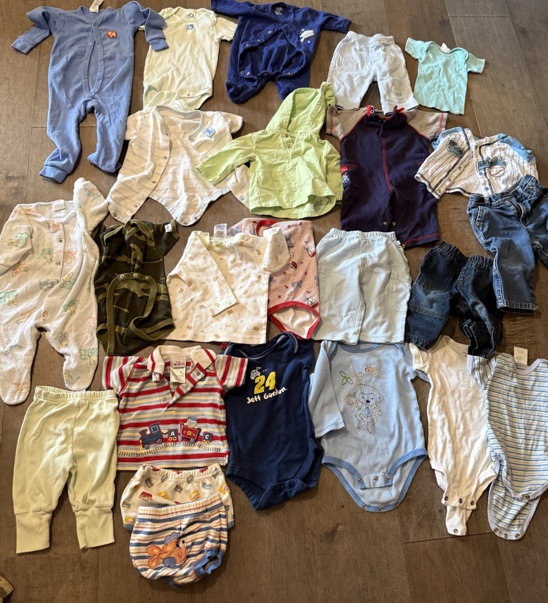 100 Piece Large Lot/Bundle Baby Boy Clothes Newborn Bodysuits Sleepers Pants