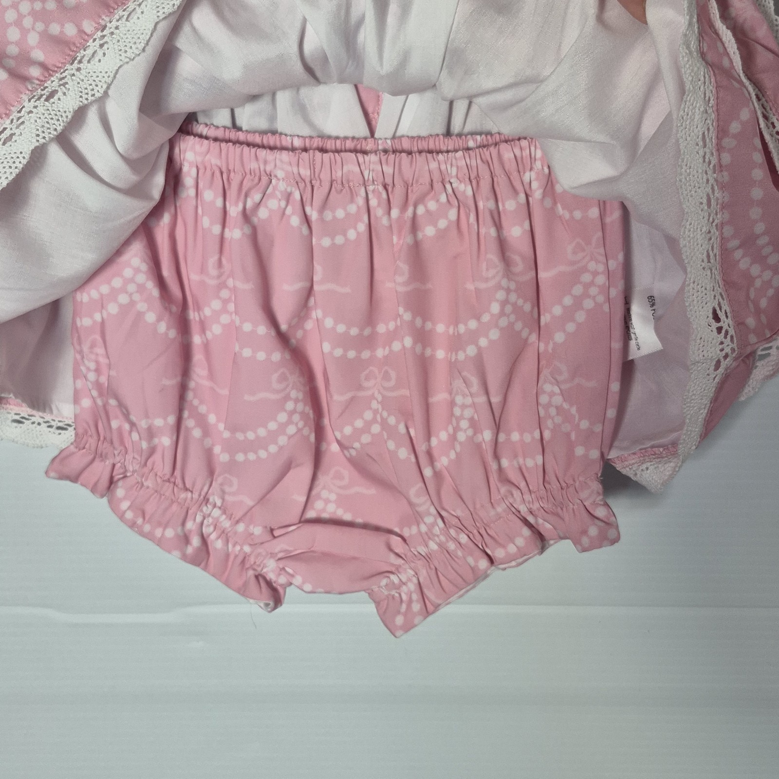 New Boutique Savannah Smocks Two Piece Bloomer / Short Set Size 2T Bows Lace
