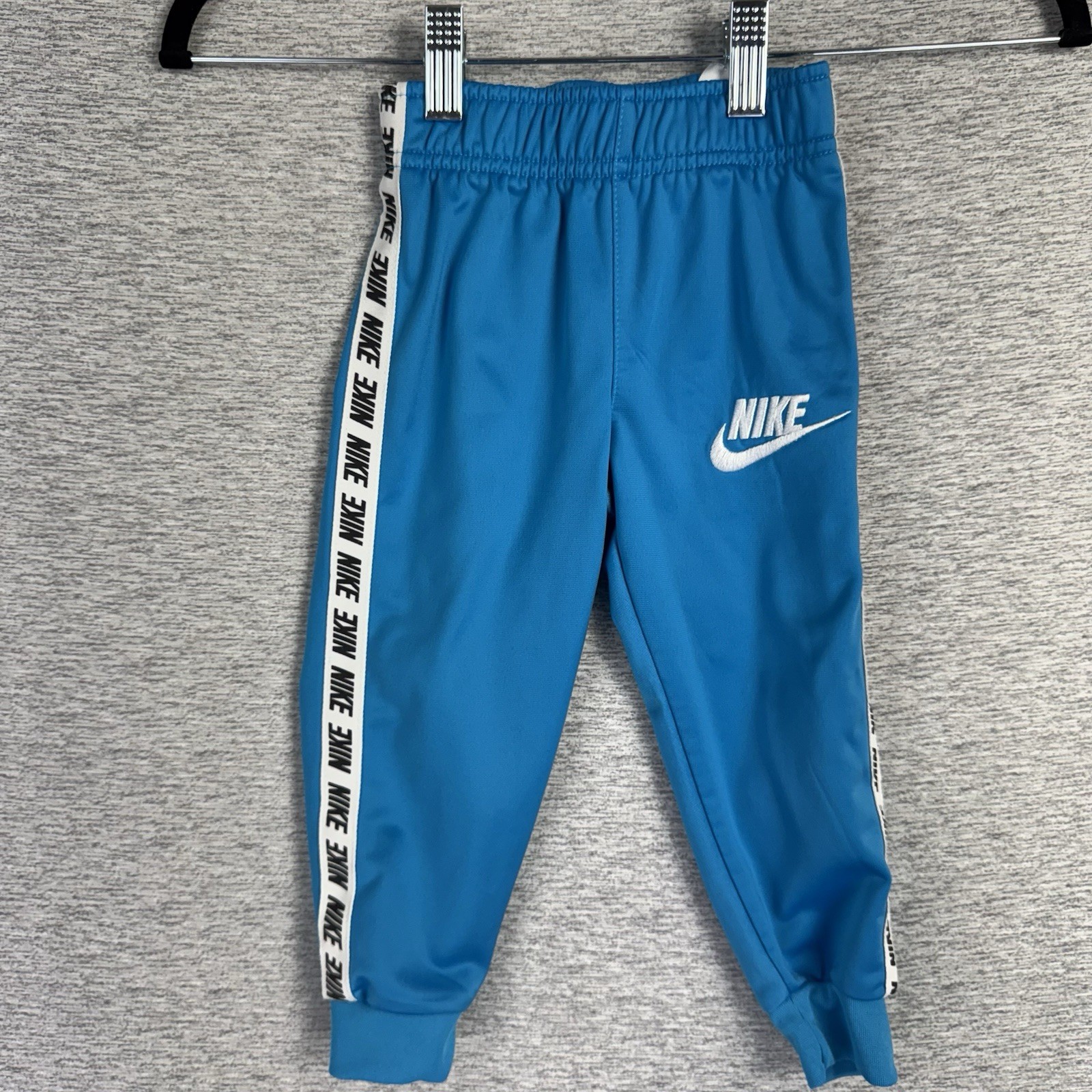 Nike Boys Size 2T Track Suit Jacket Jogger Bottoms Light Blue Stripe Logo