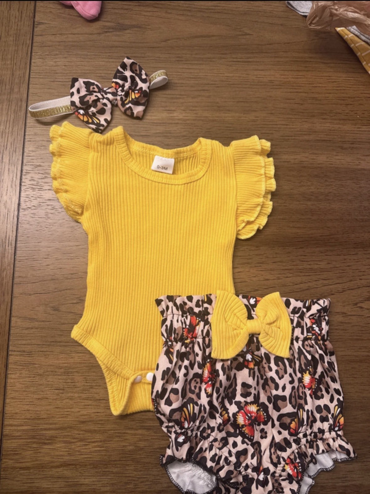 Baby Girl 0-3 Month Yellow Butterfly Leopard Outfit Set w/ Matching Bow NWOT W