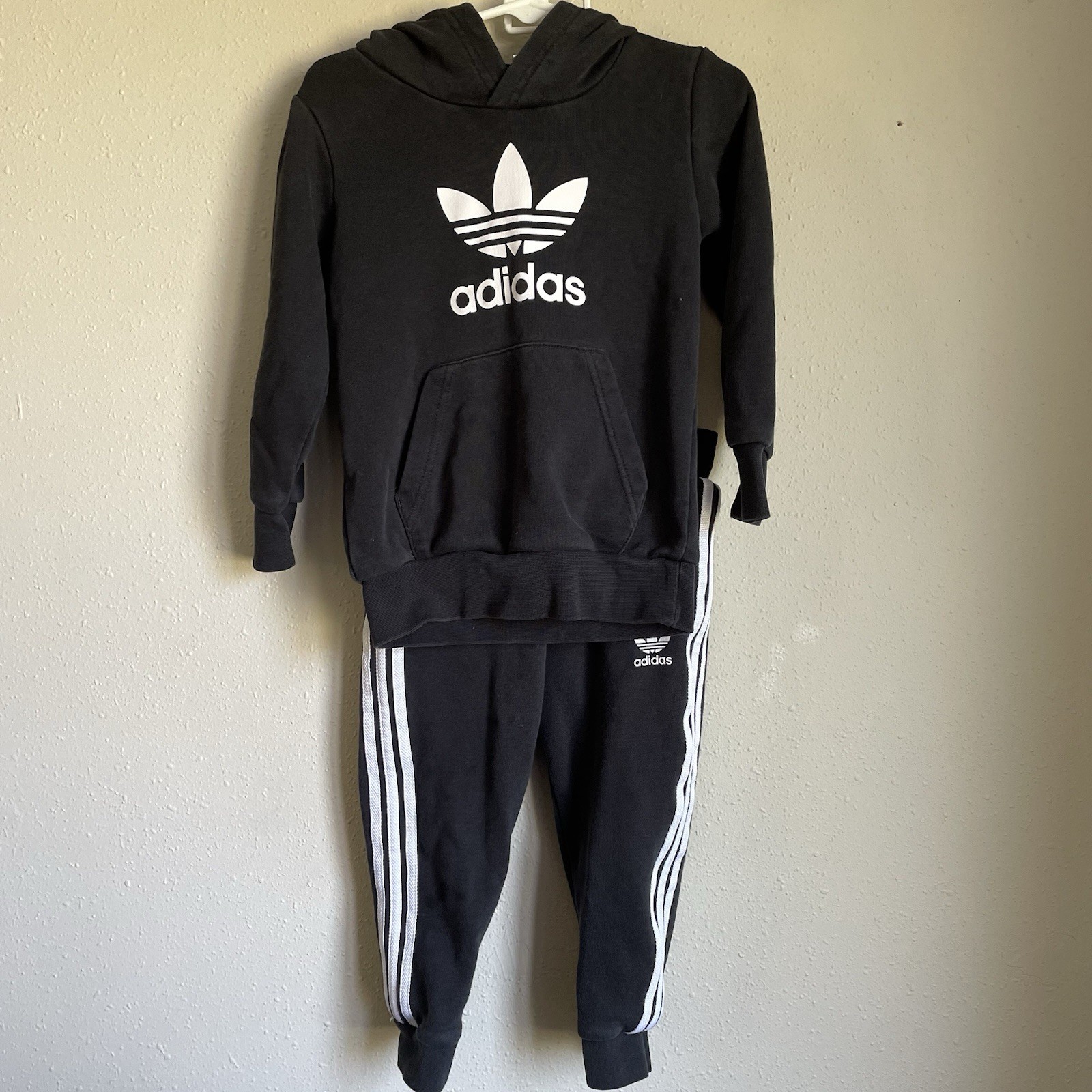 ADIDAS Originals Trefoil Tracksuit Black Hoodie & Pants Toddler size 2T