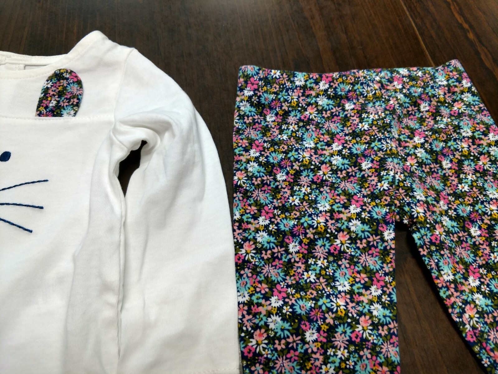 NWT Carter’s White Multi-Color Flowered Cat Outfit Size Girl’s 6 Months