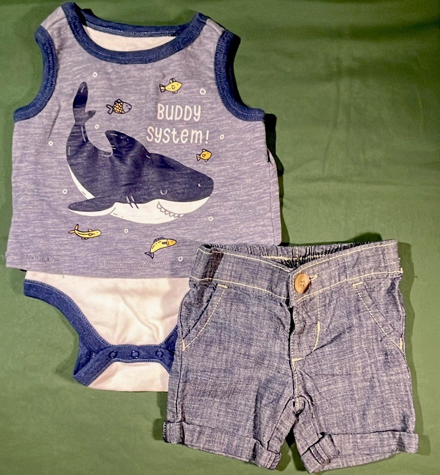 O-3 Month Old Navy Whale bodysuit & Shorts. Outfit