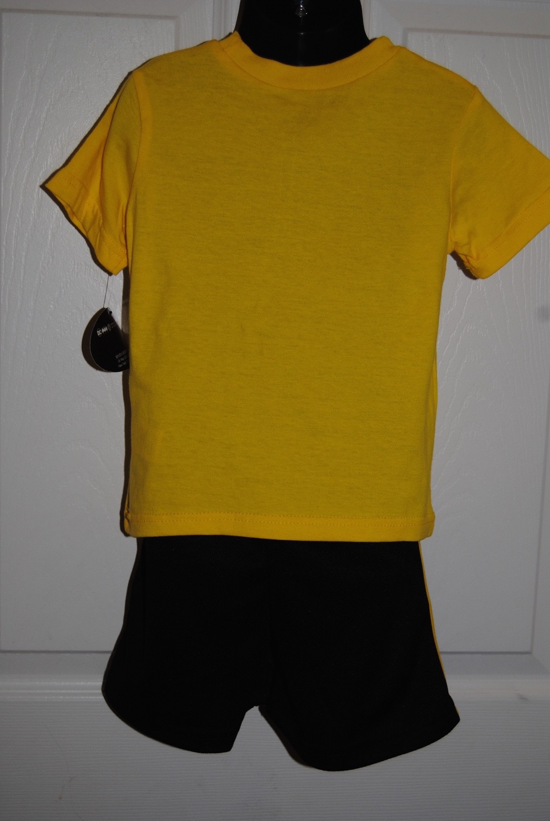 Boys Shirt and Shorts by Batman, size 2T . Yellow & Black RN 19109