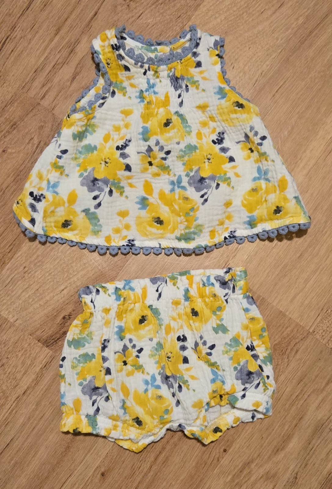 Mud Pie Baby Girl 0-3 Month Yellow Floral Pinafore Top Bloomer Shorts Set Muslin