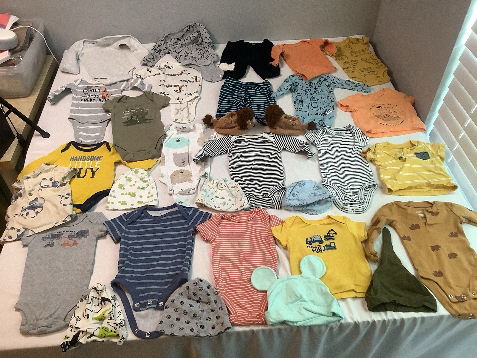 Baby Clothes New Born Boys Mixed Lot Gerber Onsies 6 Hats Lion Webok By Reebok