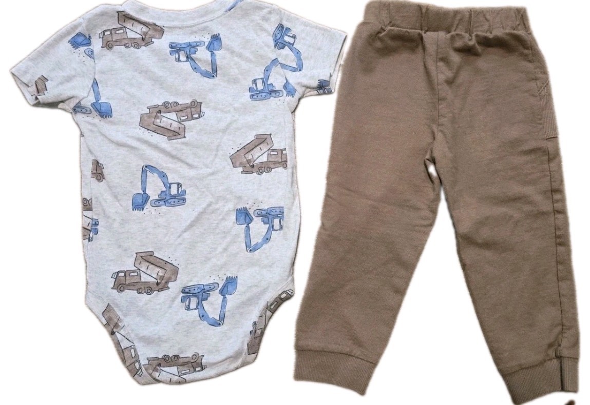 Carter’s Boys 24 Months 2pc Construction Vehicles Pants & Tee Set Brown