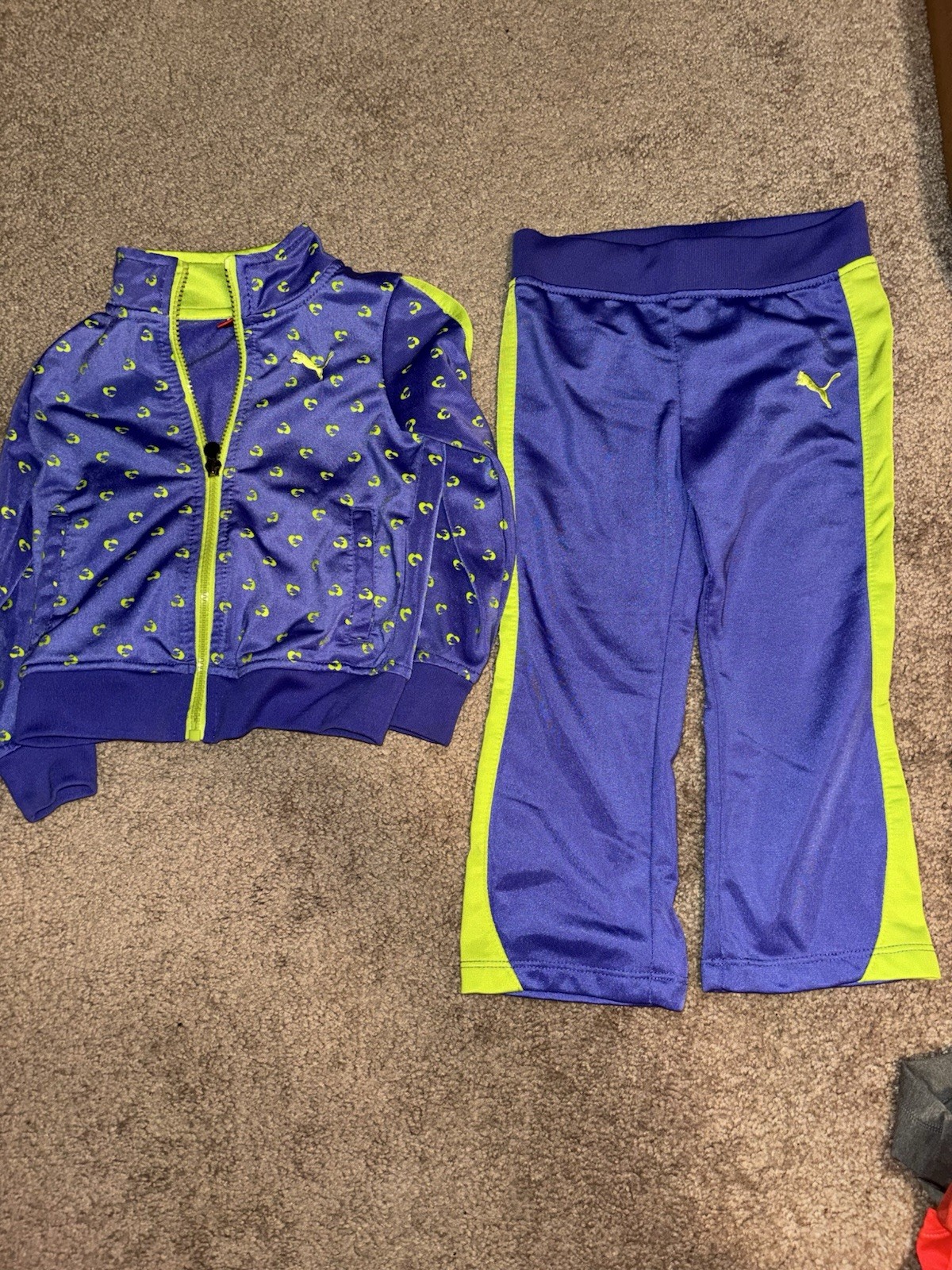 PUMA Toddler Girls 3T Sweat Suit Full Zip Jacket And Pants