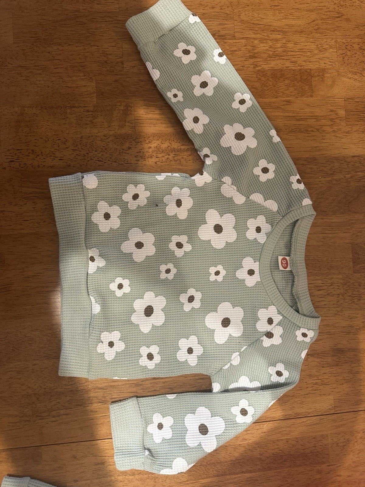 Size 2T Sage Green Thermal Pants And Long Shirt Set With Daisies