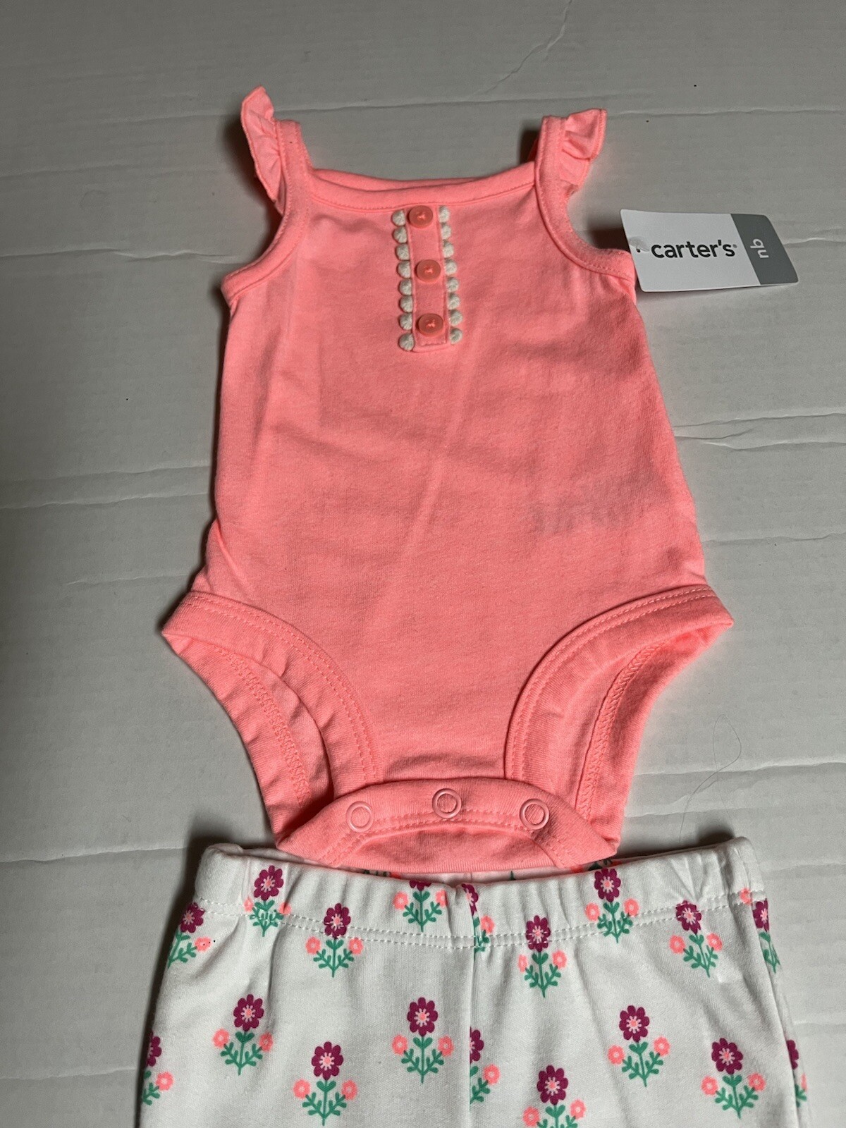 NEW Carter’s baby girl spaghetti strap snap shirt with floral pants size NB new