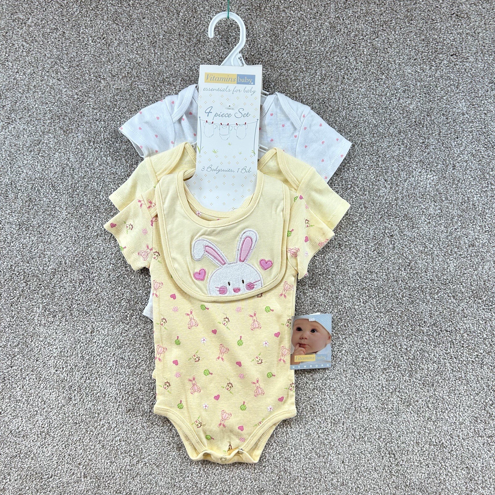 Vitamins Baby 4 Piece Set Yellow Bear Short Sleeve Bodysuits Size 6-9 Months