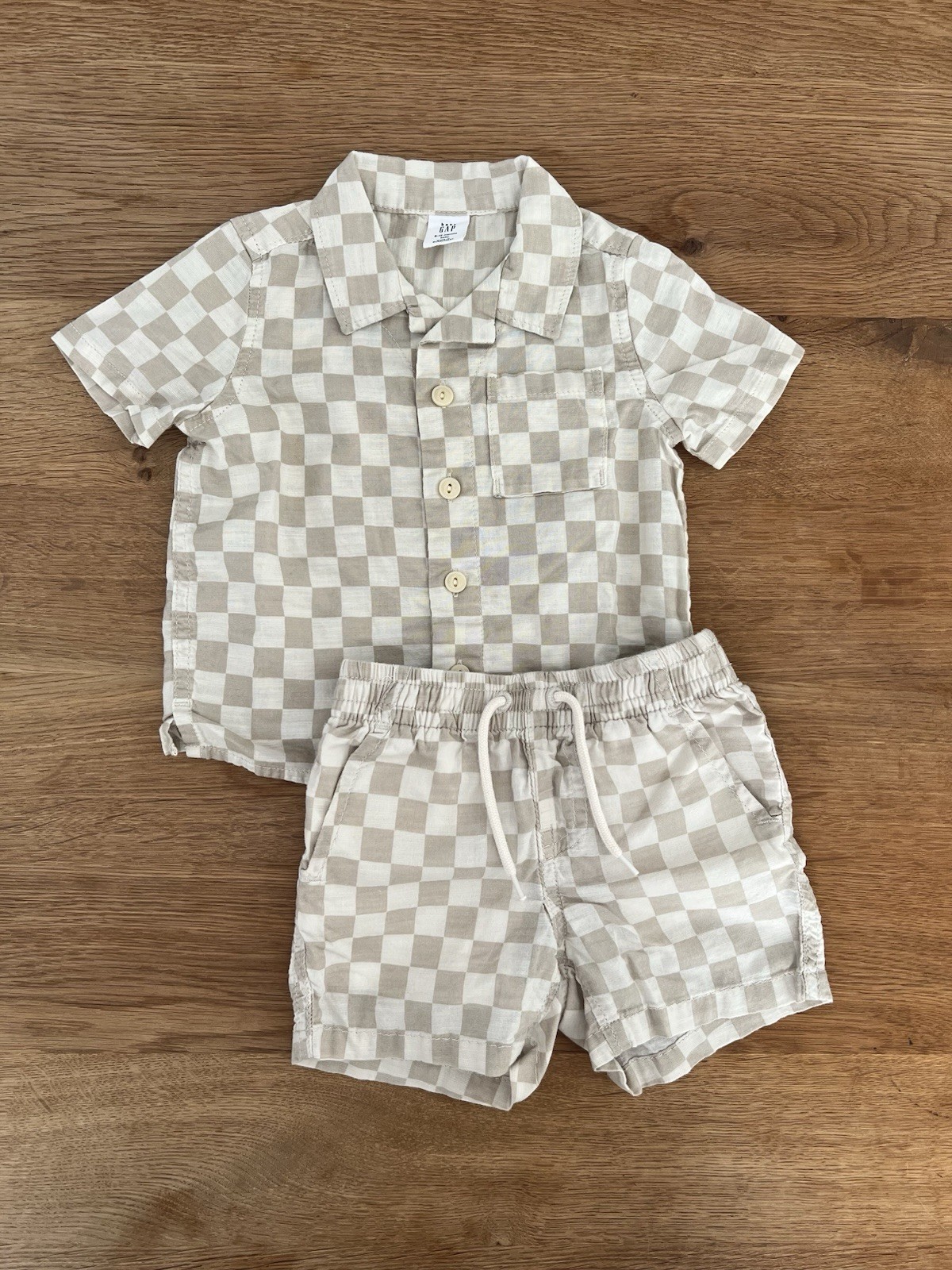 Baby Gap Checkered Shirt & Shorts Outfit Set Beige White cabana button up 6-12M
