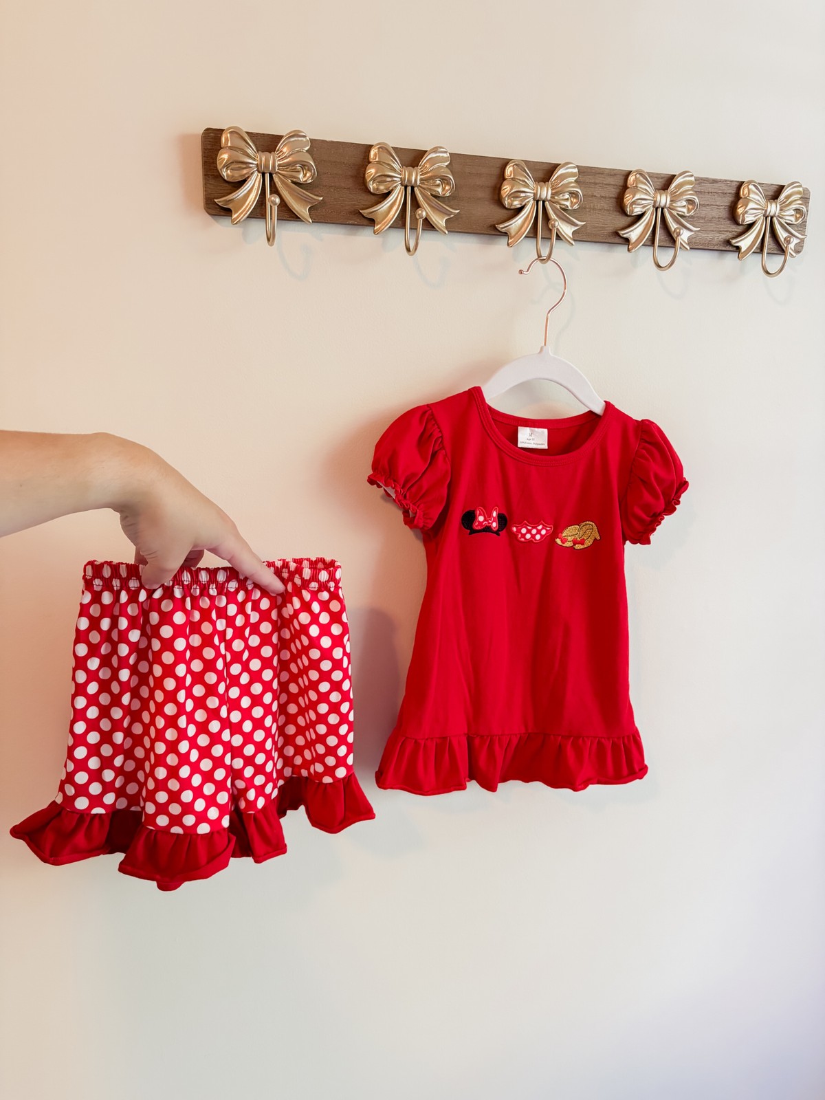 Girls’ Red Minnie Mouse Shirt and Shorts Set size 3T