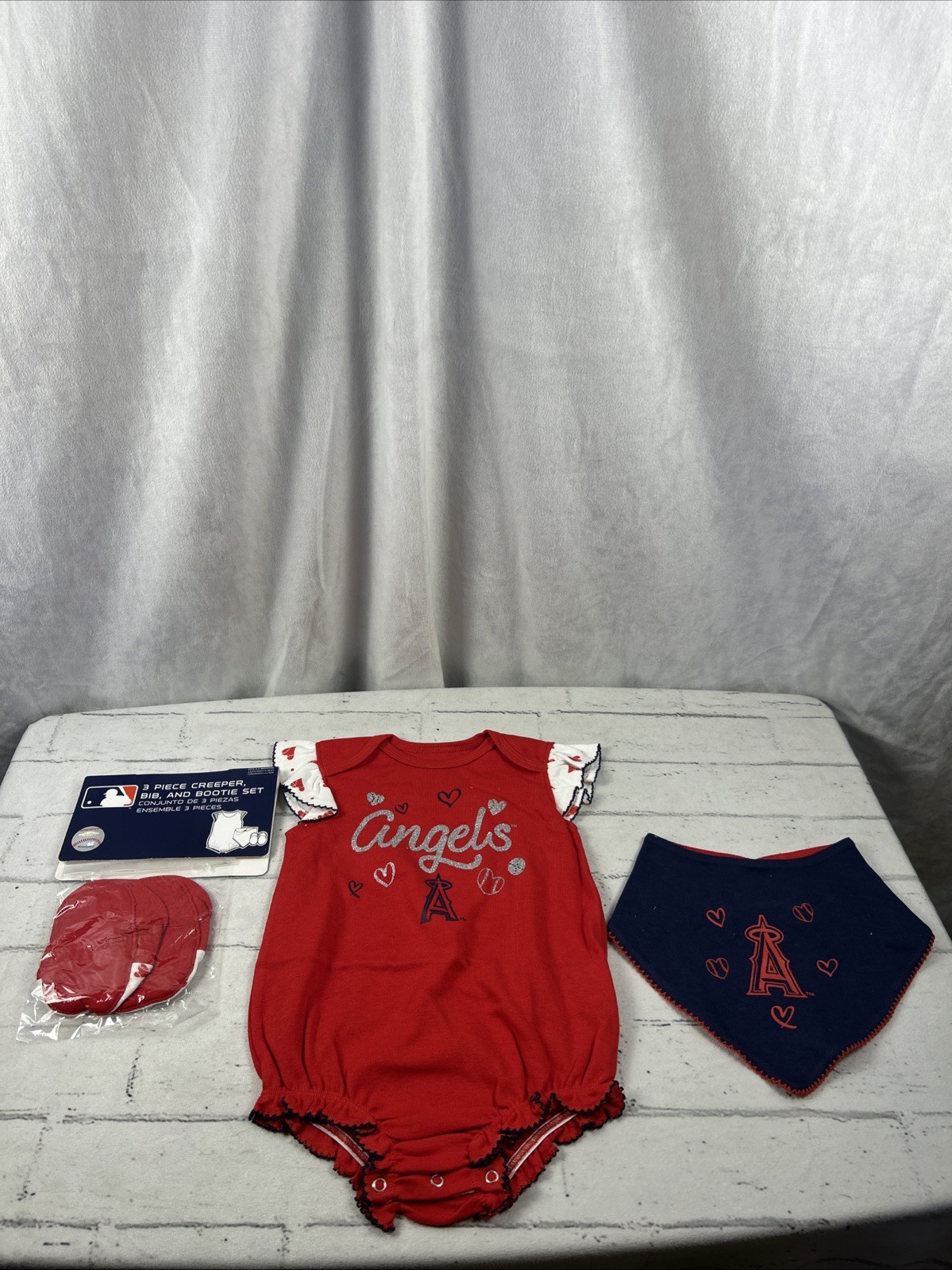 NWT Los Angeles Angels 3 Piece Bodysuit, Bib And Socks Size 3-6 Months