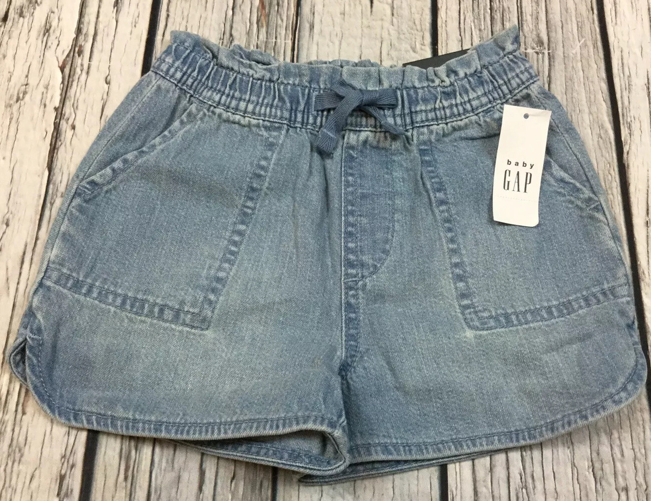 Baby Gap Girls 4 / 4T Unicorn Shirt & Light Wash Denim Shorts Outfit. Nwt