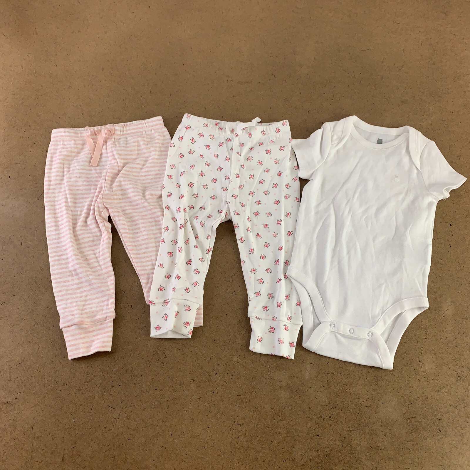 Gap Baby Size 12-18 Months Pink & White Bodysuit & Pants 3 Piece Set New *Flaw