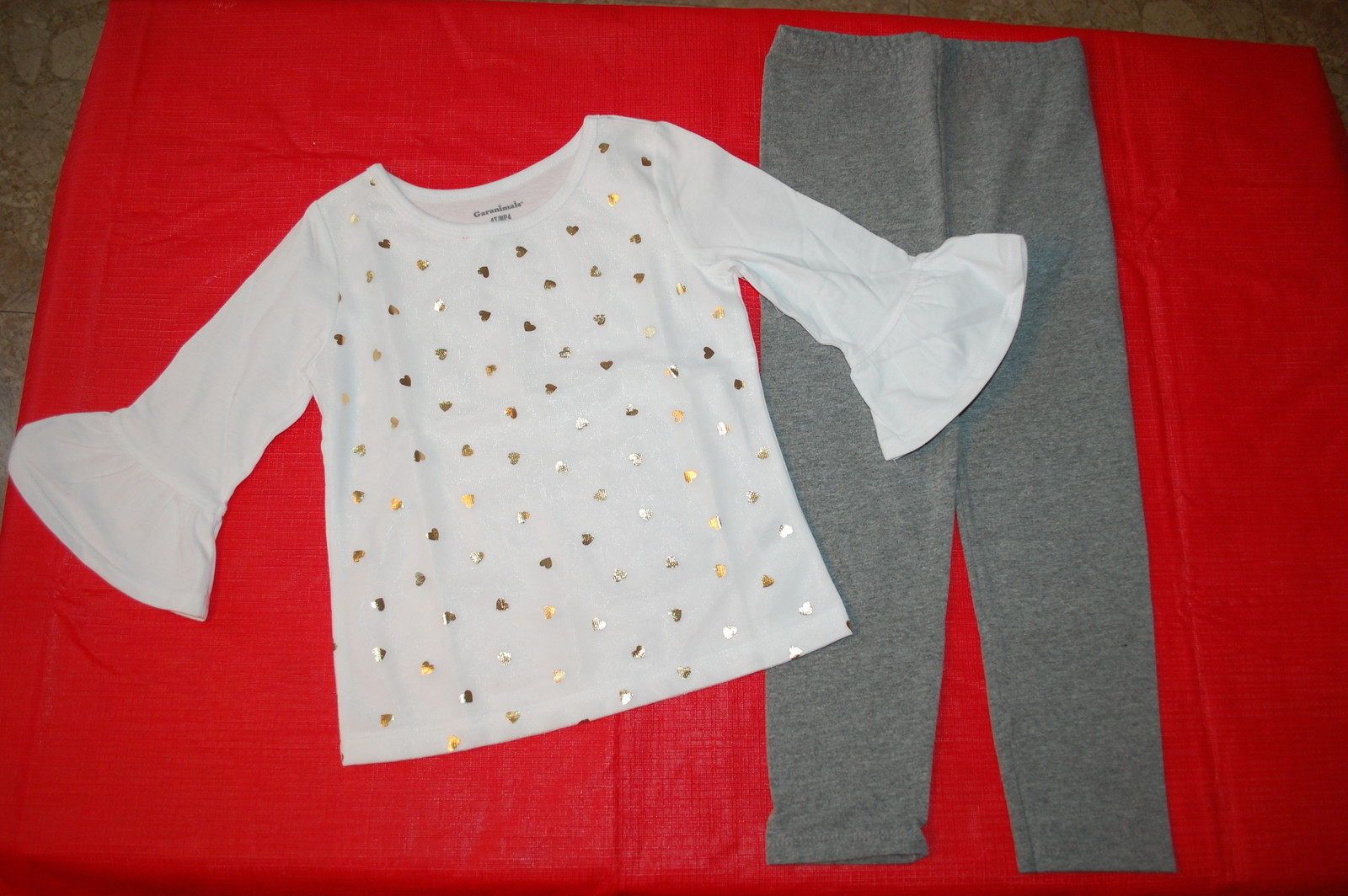 Toddler Girls DRESSY WHITE SHIRT Gold Hearts FLUTED SLEEVES Gray Leggings 5T