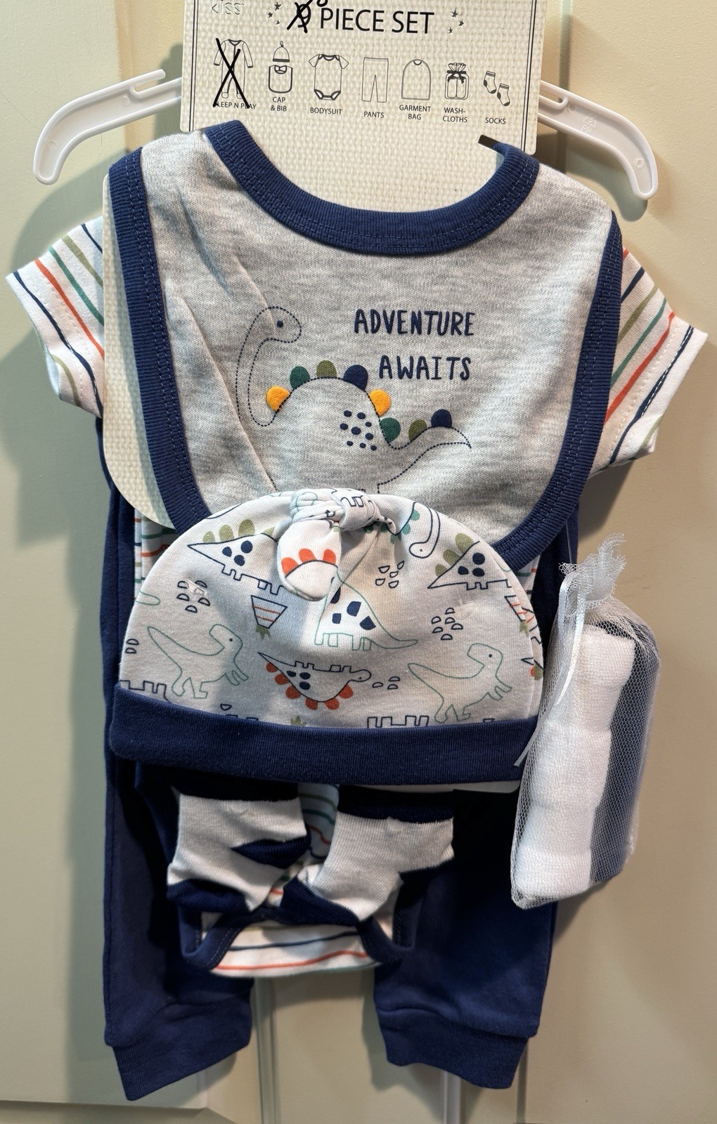 NEW Baby Kiss 8 Pc set Pants Bib bodysuit Hat wash cloths Socks 6-9Mos