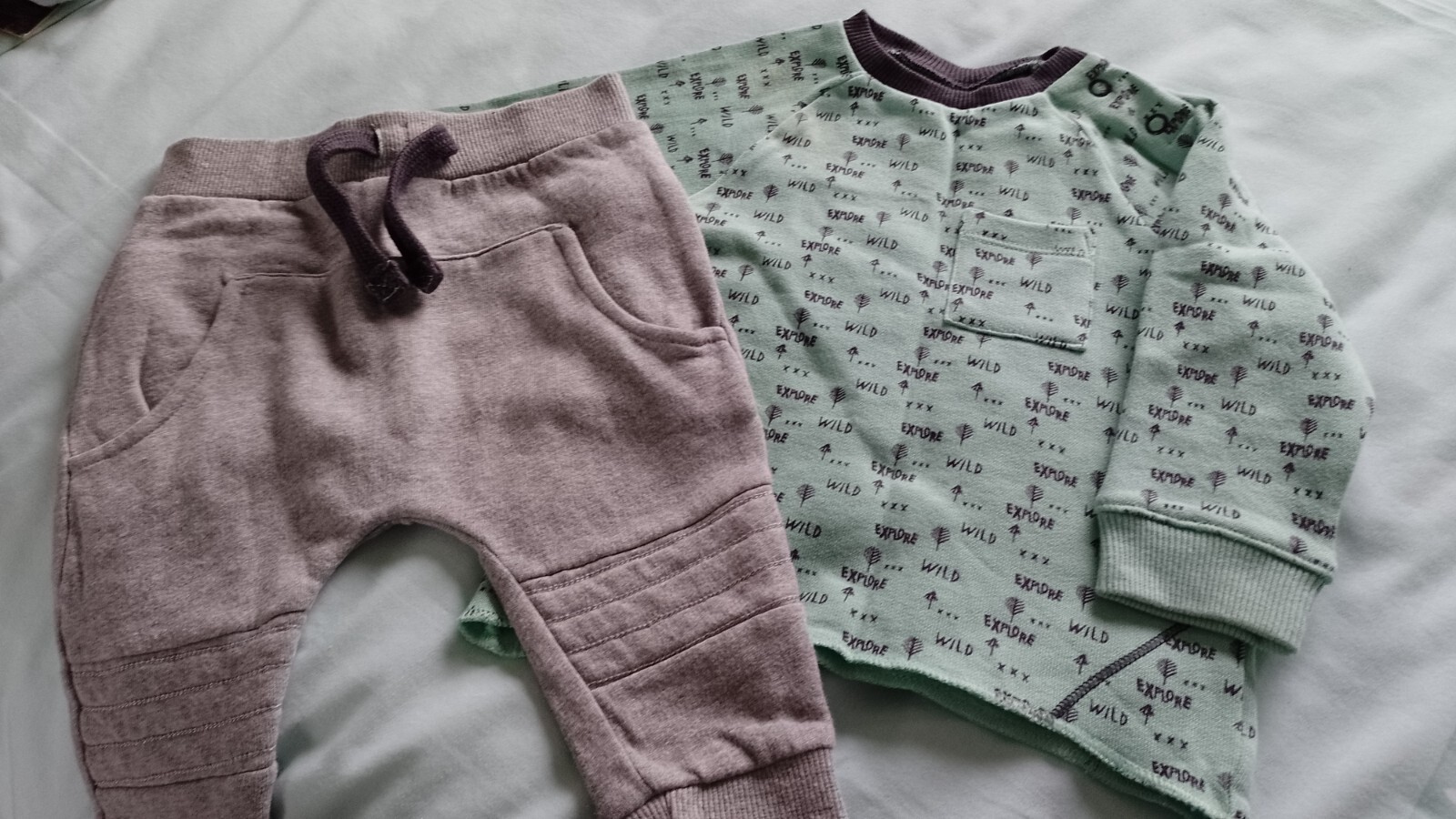 MINI CLUB SWEATSHIRT & JOGGERS SET – 3/6 MONTHS – WORN ONCE