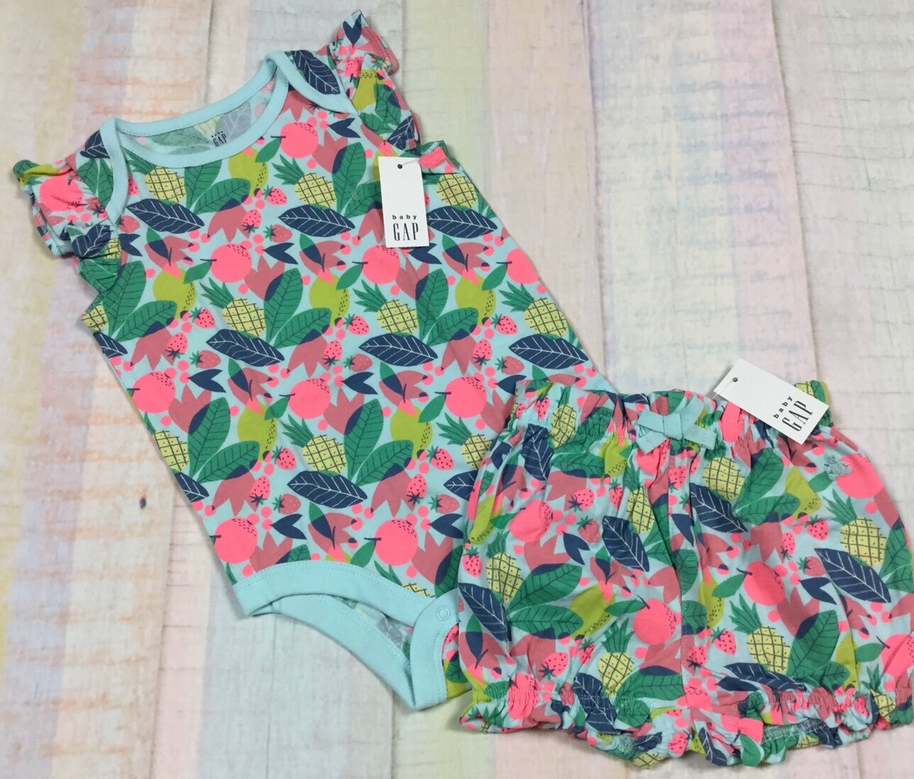 Gap Girls 12-18 Months Tropical Fruit Shirt & Shorts Outfit. Nwt