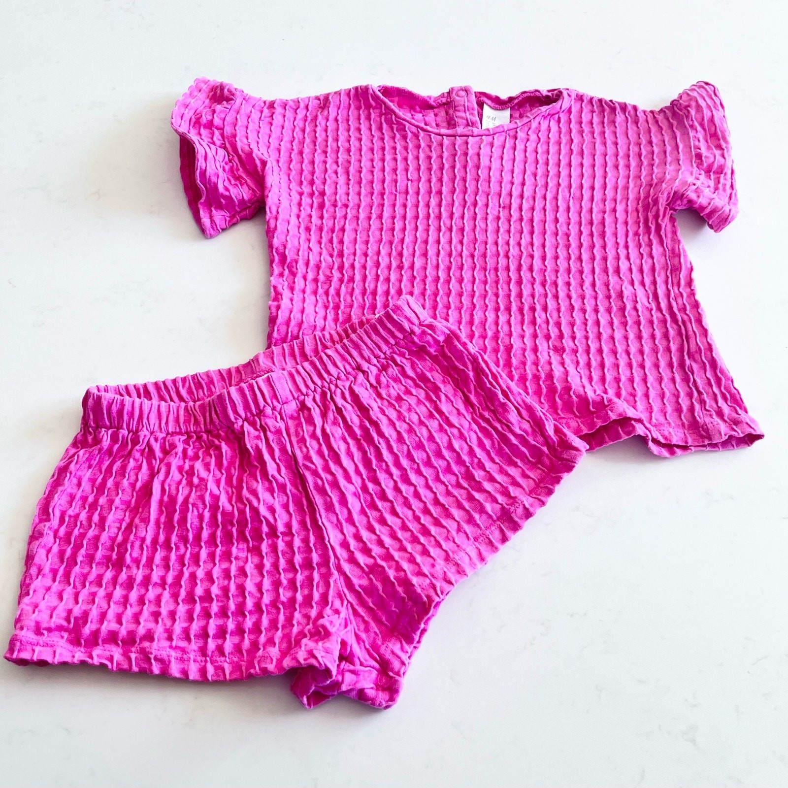 H&M girls textured two piece outfit top shorts 12/18 months