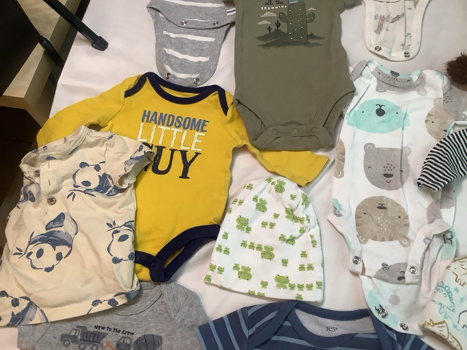 Baby Clothes New Born Boys Mixed Lot Gerber Onsies 6 Hats Lion Webok By Reebok