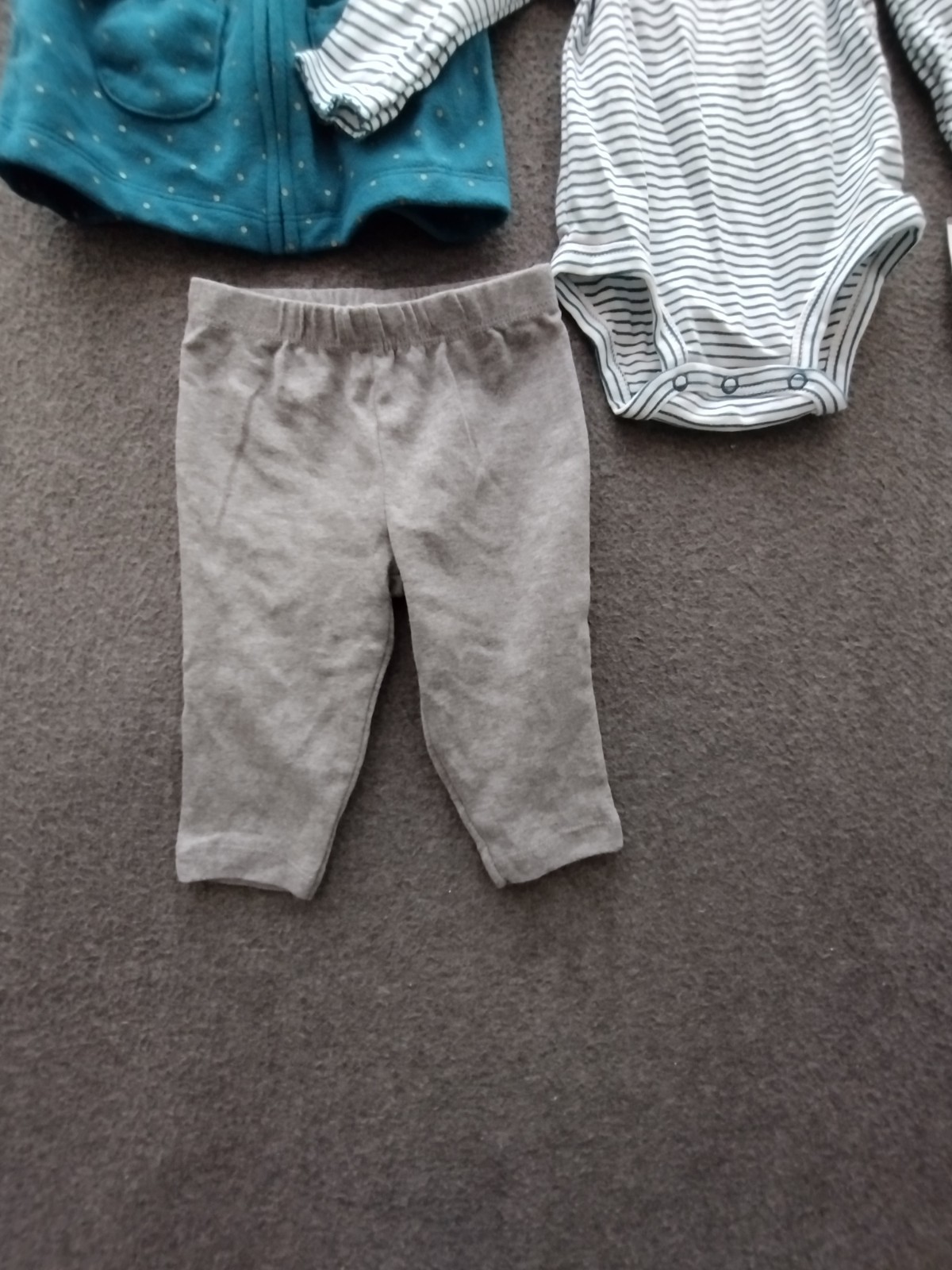 Assorted Brand Carter’s 3-Pack Toddler Top + Leggings + One Piece Bodysuit 6m