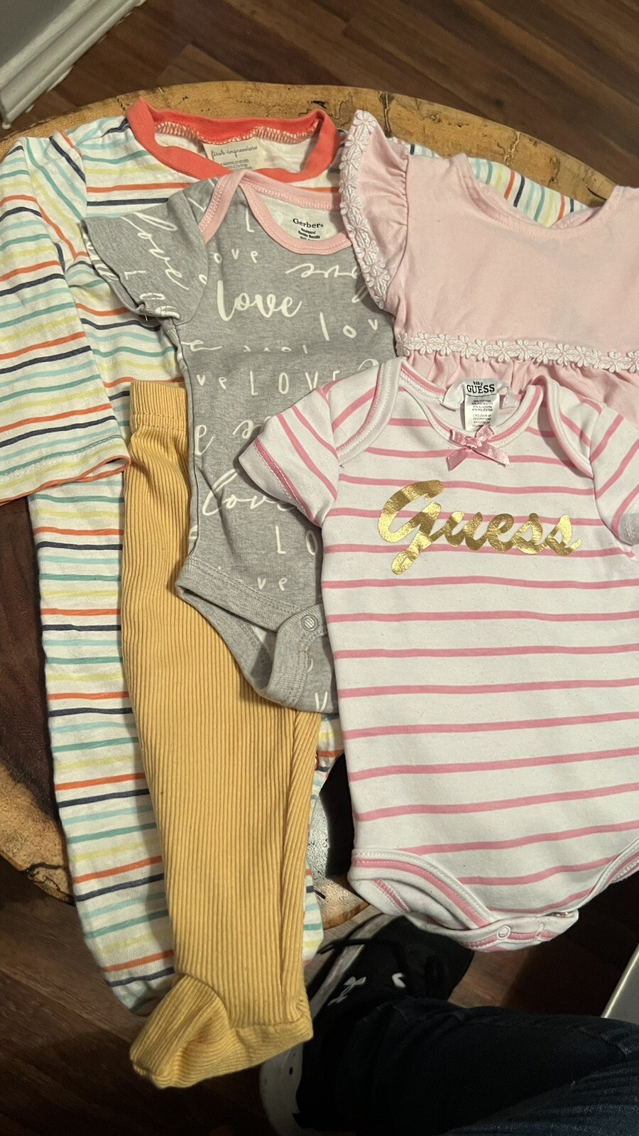 Lot Baby Girl Clothes 3-9 Months 5 Pieces Baby Girls Assorted Colors, Brands