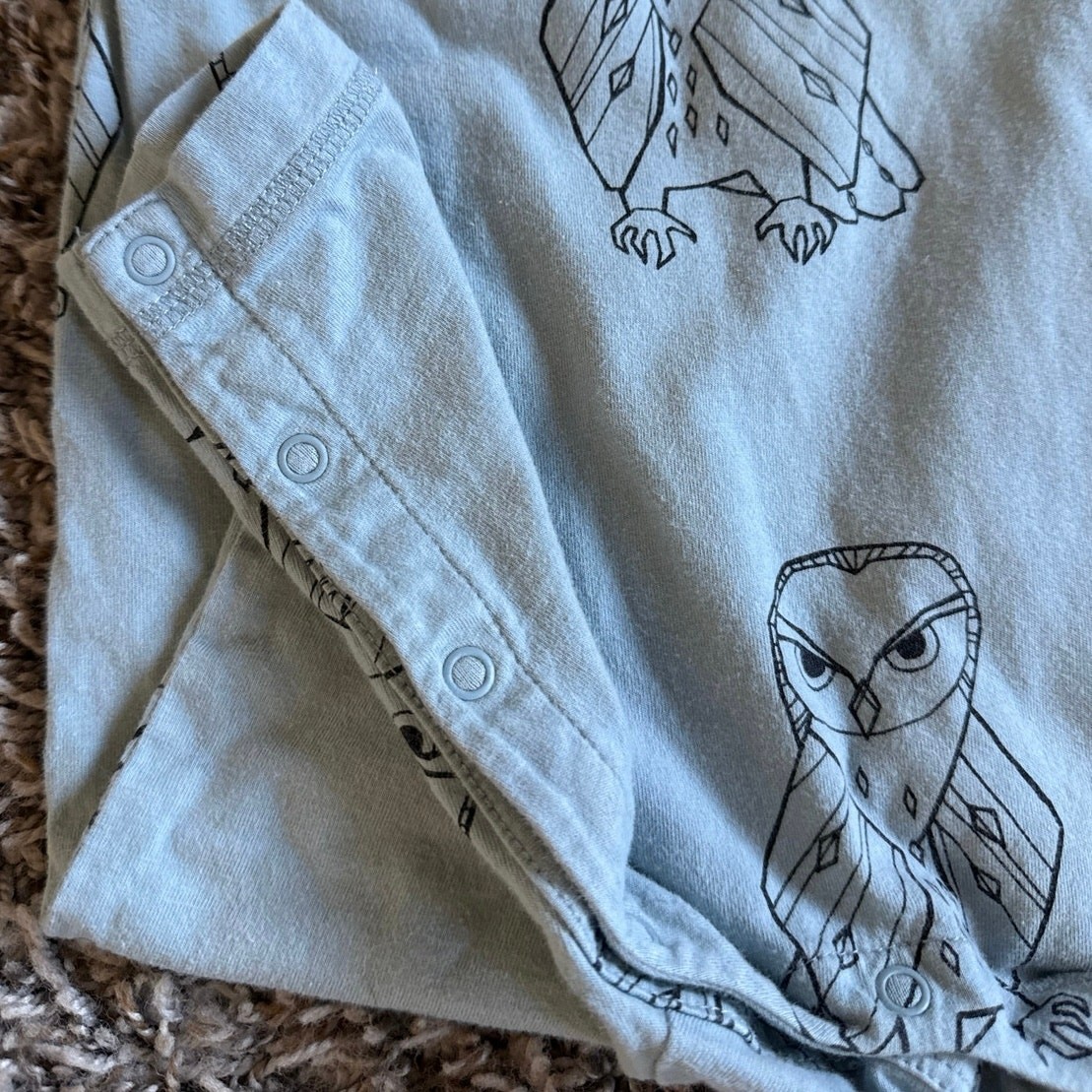 Boys’ Tea Collection Blue Grey Long Sleeve Owl One Piece Romper Size 6-9 months