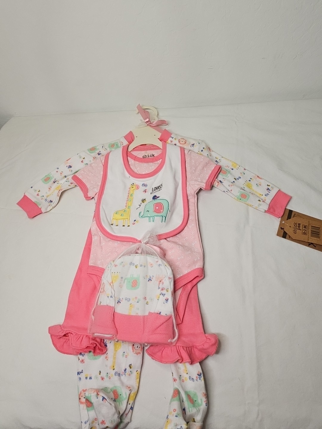 Chick Pea 5 Pc Gift Set Suze 0-3 Months Footie Pjs,short Sleeved One Pc Top With