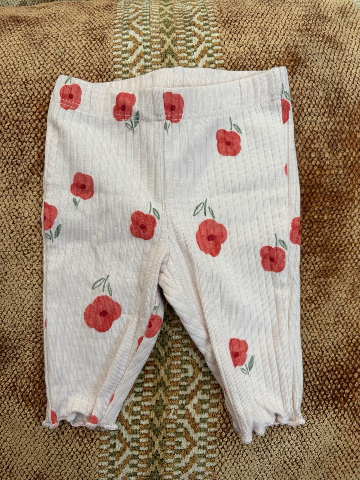 Carter’s Baby Girl 2-Piece Set Newborn Flowers Pattern