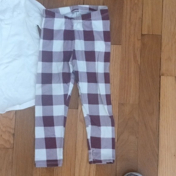 girl 2t long sleeve white top with burgundy white checkered leggings