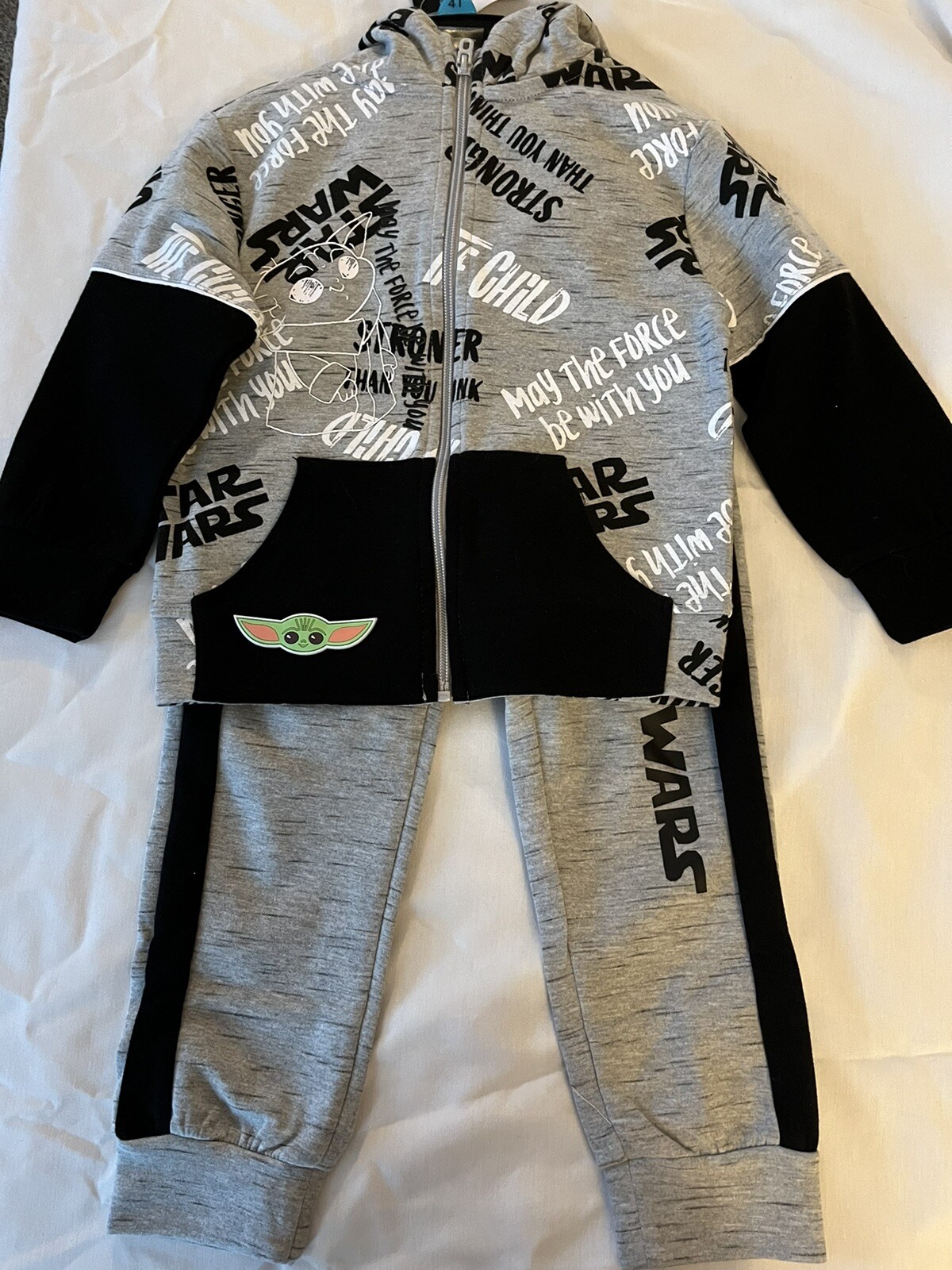 New Disney Star Wars Grodu 3 pc set Hoodie Jacket T-Shirt and Long Pants Size 3T