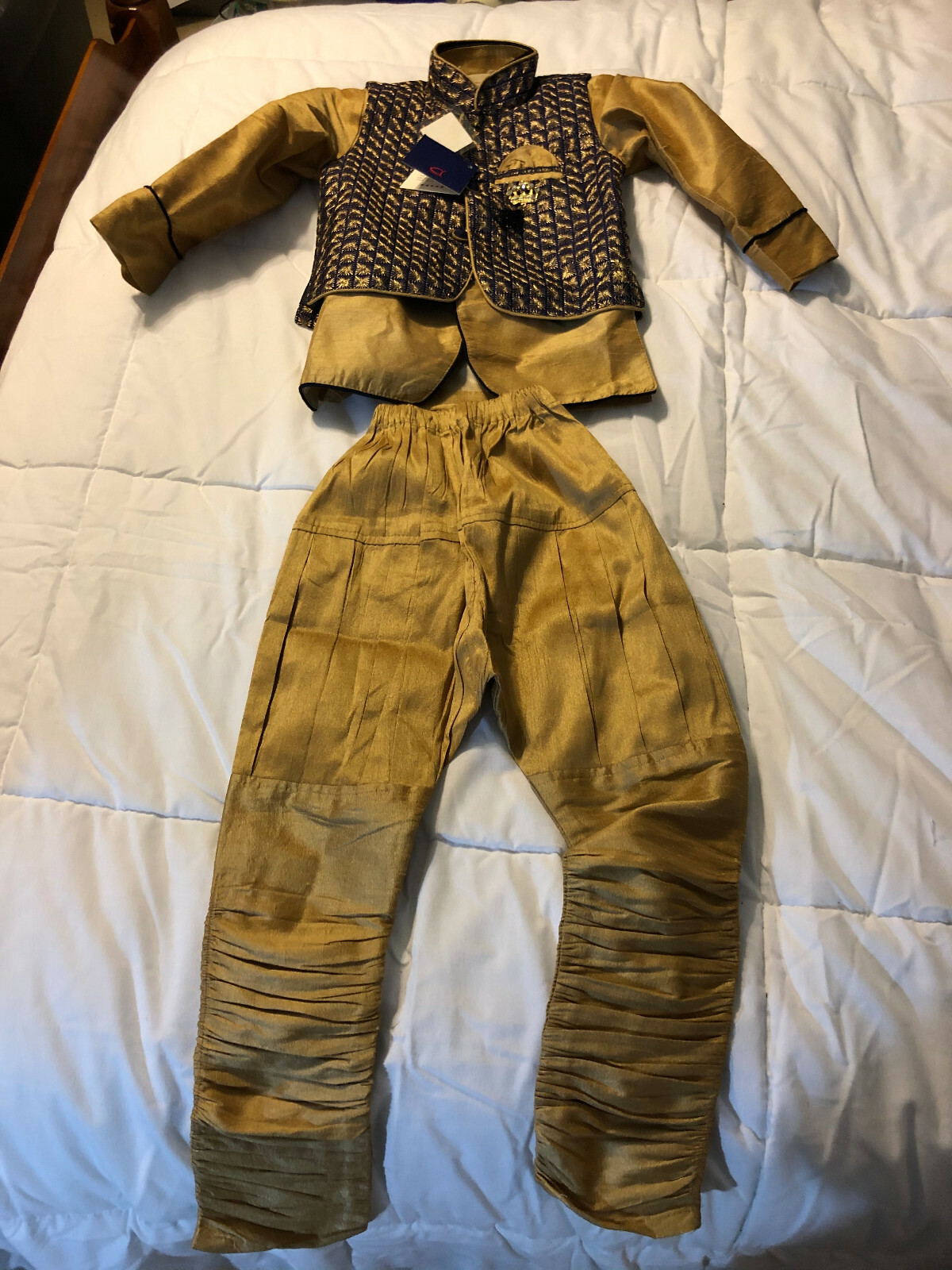 NEW TODDLER YOUTH INDIA AHHAAAA GOLD NAVY BLUE SHIRT & GOLD PANTS SIZE 3 SET