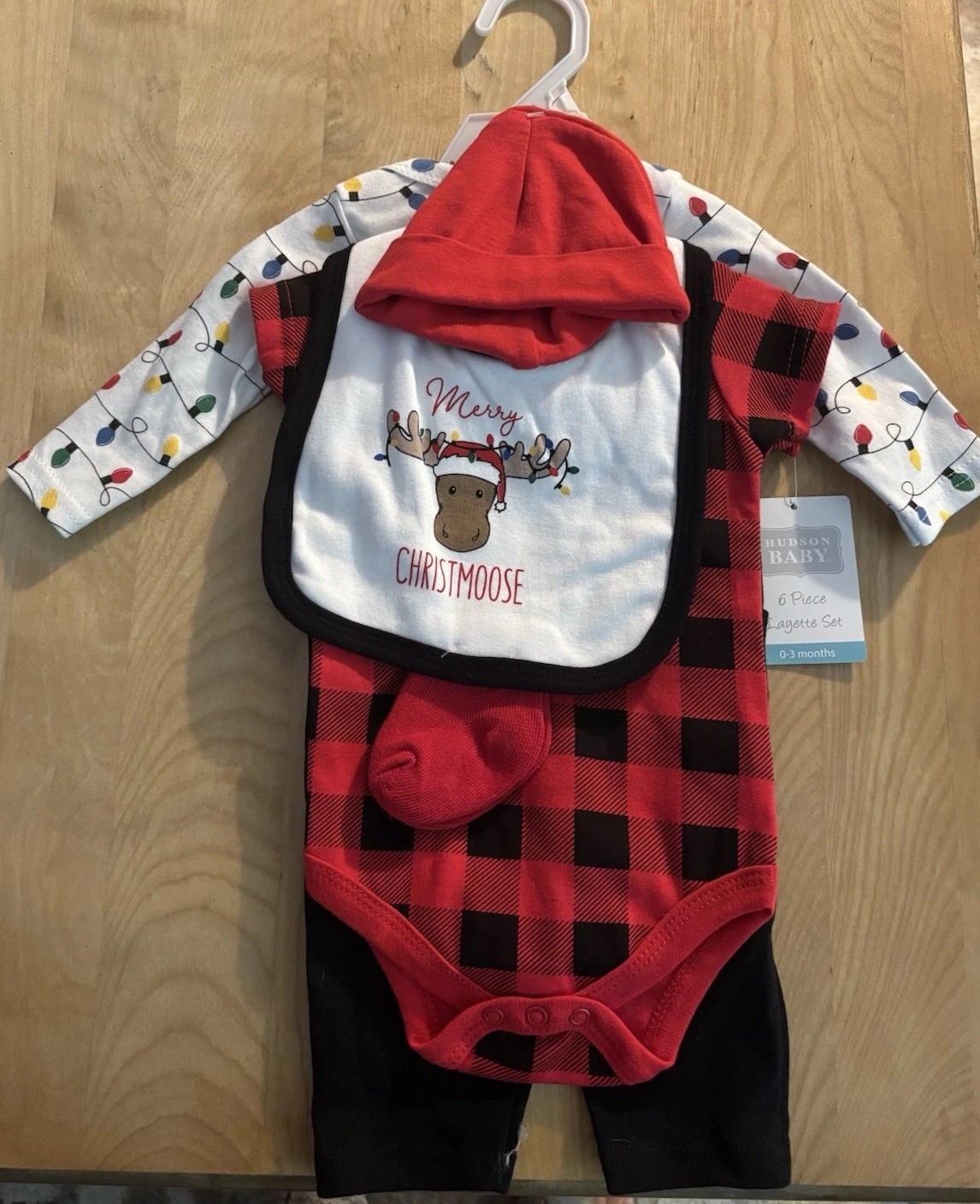 Hudson Baby Christmas Red White Black 6 Piece Layette Set Size 0-3 Months NWT