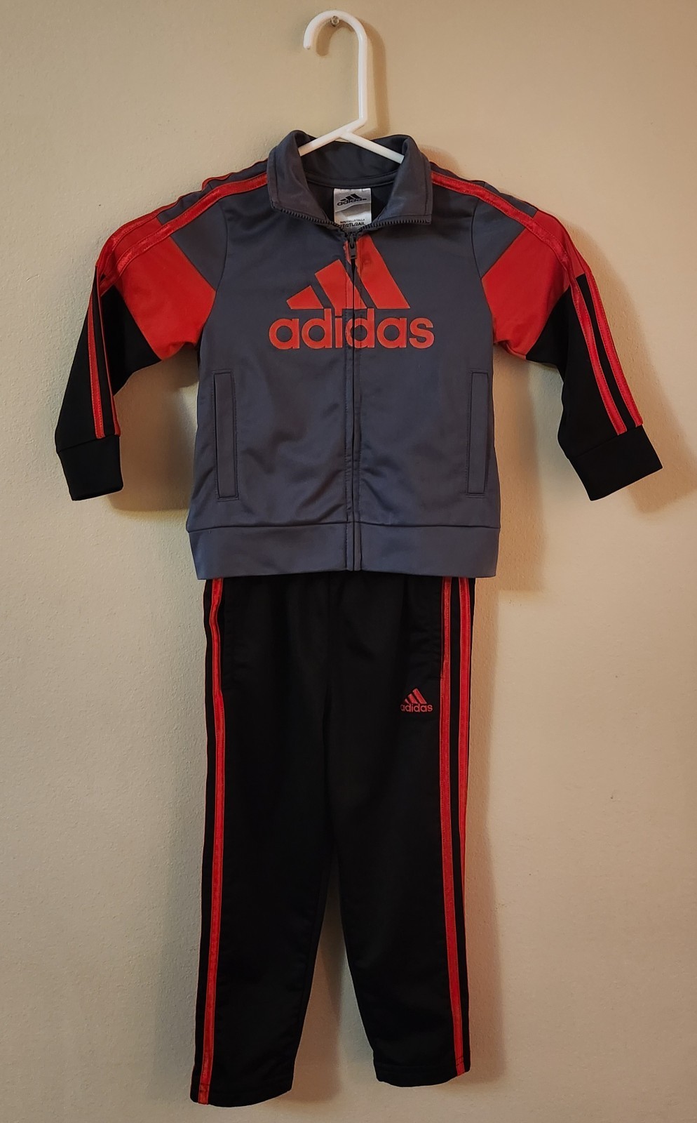 Adidas Toddler Tracksuit Set Red Black Gray New Sweatshirt 2T Sweatpants 4T